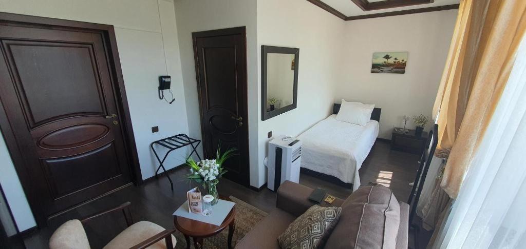 Hotel KREZ Qizilorda Buitenkant foto
